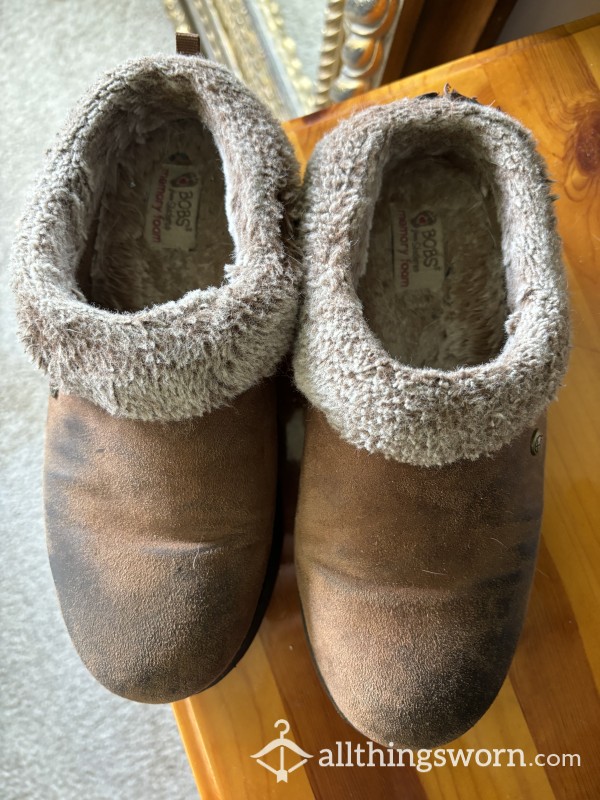 Old And Worn Out Bob Slippers