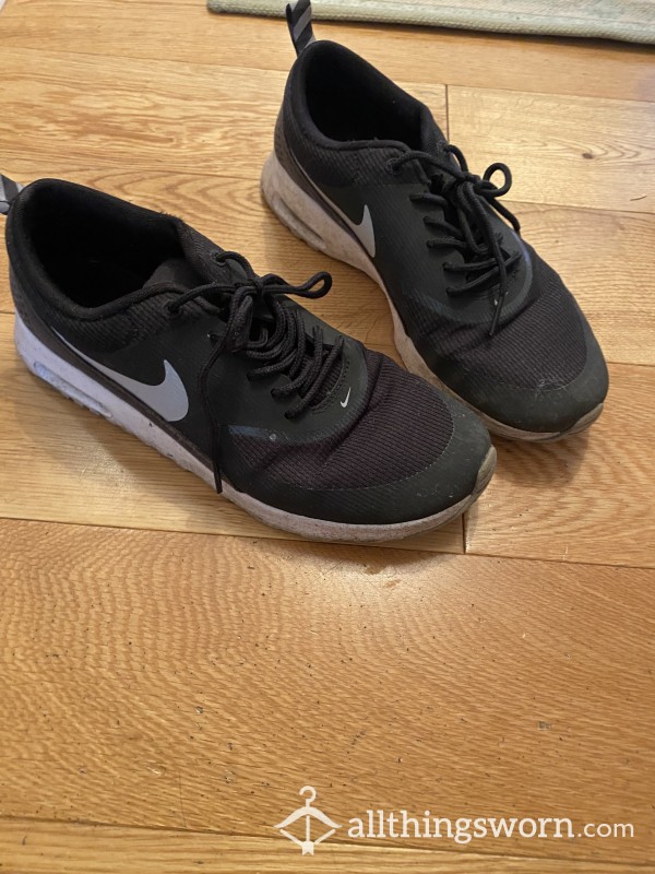 Old Black Nike Gym Trainers (Air Max)