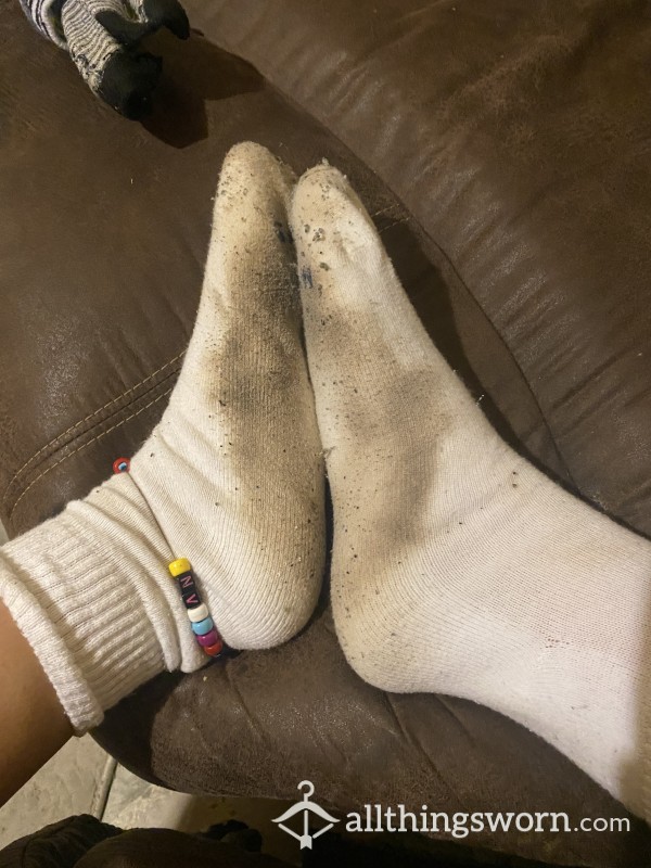 Old Dirty White Socks Mid Ankle Rise