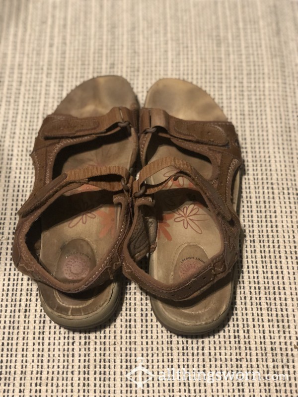 Old Flat Sandals