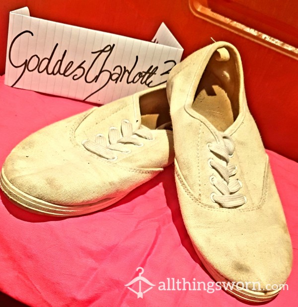Old Lace Up Dirty White Sandshoes