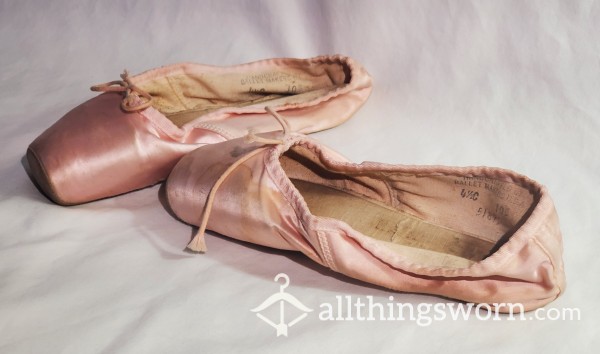 Old Pointe Shoes!! Well Worn And Loved 😍😍💖💖🩰🩰