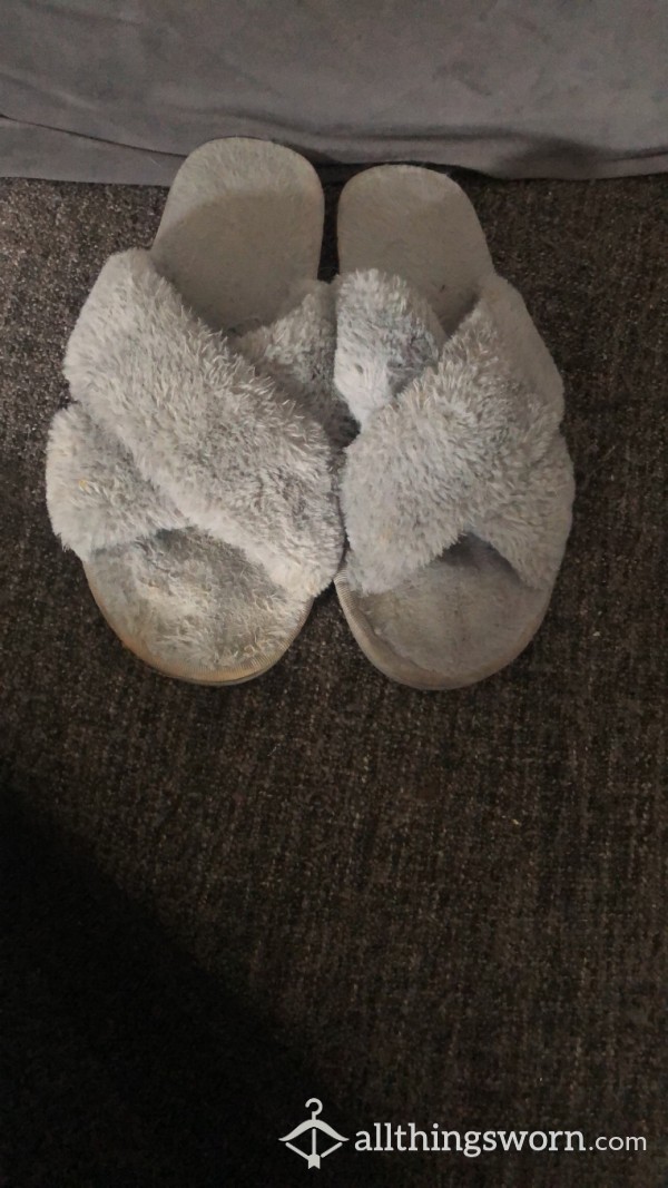 Old Smelly Flats/hardsole Slippers