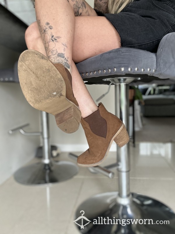 👢Old Tan Suede Chelsea Boots👢