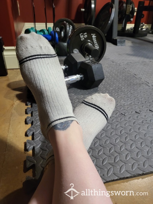 Old White Ankle Gym Socks