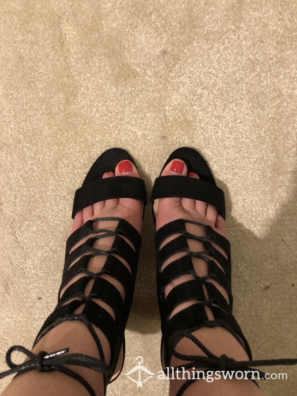 Old/used Sexy Black Lace Up High Heels!