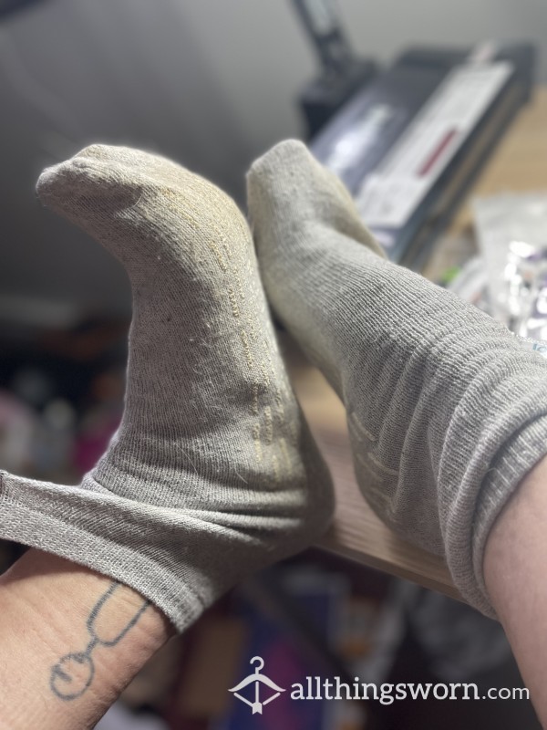 🚑🧦 ONE OF A KIND | 4+ Day Filthy Gray Grippy Socks | Worn During And After Surgery | Vac Sealed 🧦🚑