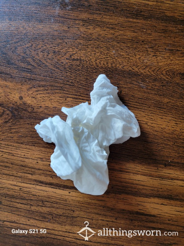 One Used Kleenex From Your Queen - Un Kleenex Usagé De Votre Reine
