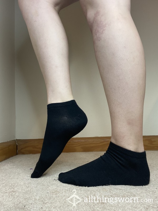 ⭐️Only Worn For You ⭐️Thick Black Ankle Socks Size Small