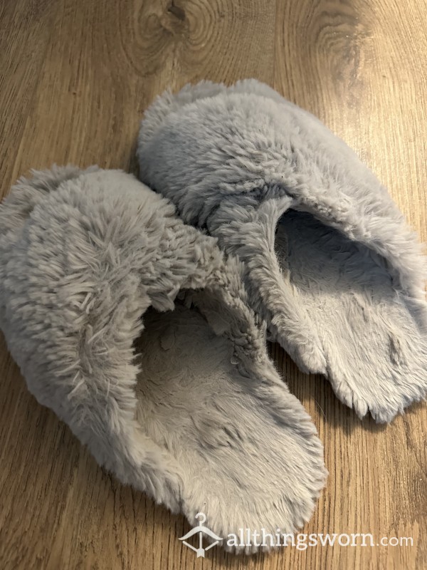 Open Toe Well Worn Fluffy Slippers