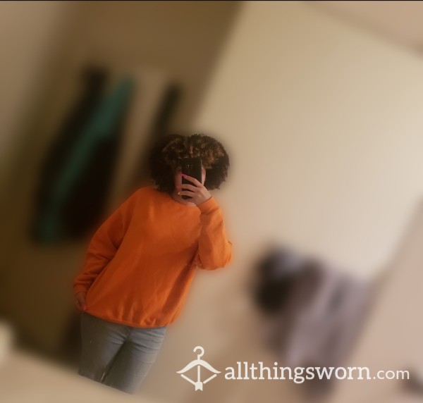 Orange Sweatshirt 🧡 (3 Day Wear)