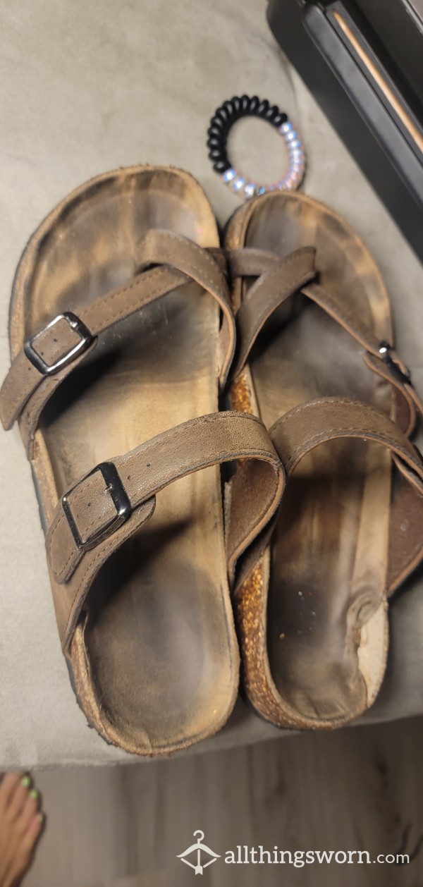 Outwoods Worn For 2 Months Sandals 🦶🥵
