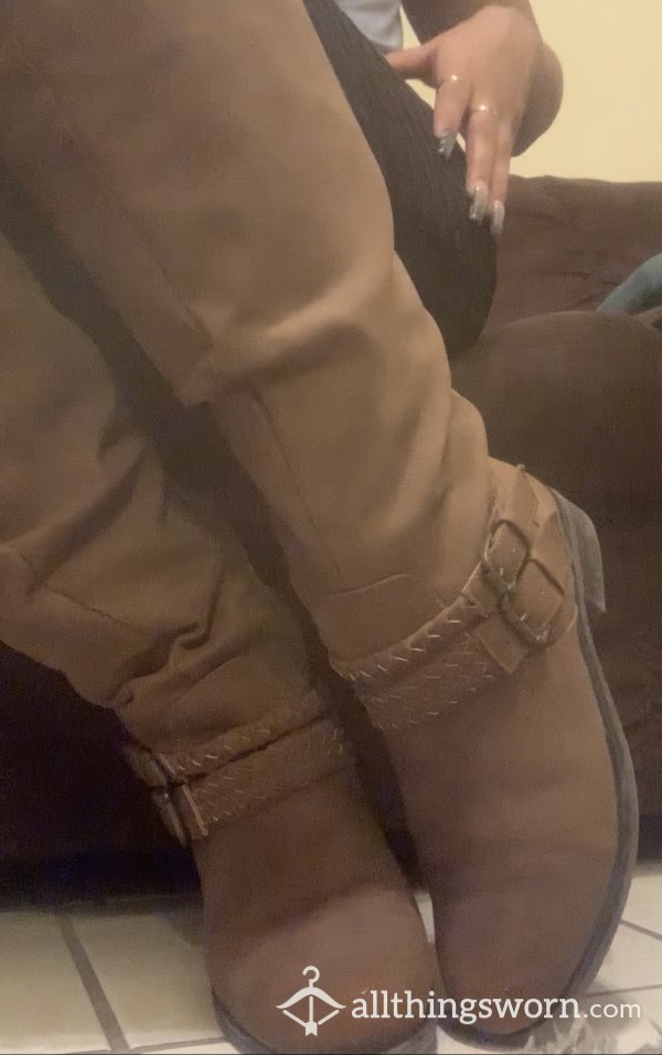 Over 10 Minutes Of Me Teasing You With Old Boots, Socks, And Nikes😈