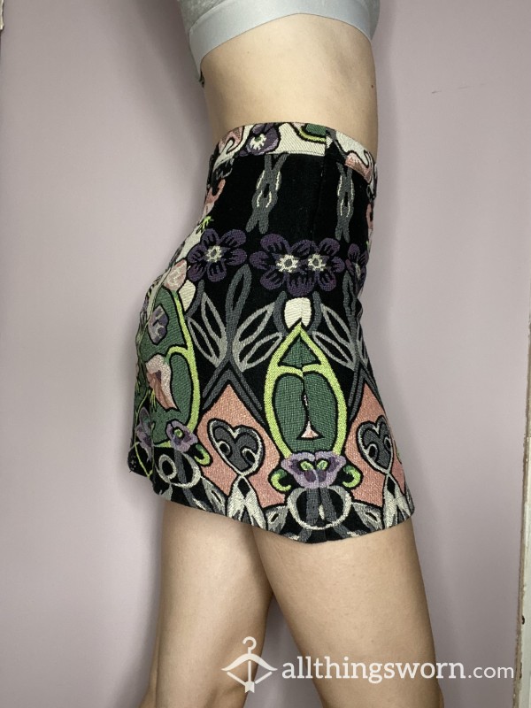Patterned Embroidered Short Pencil Skirt