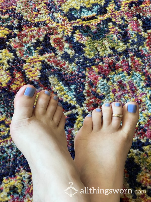 Pay For A Beautiful Girl’s Pedicure (◕‿◕)♡