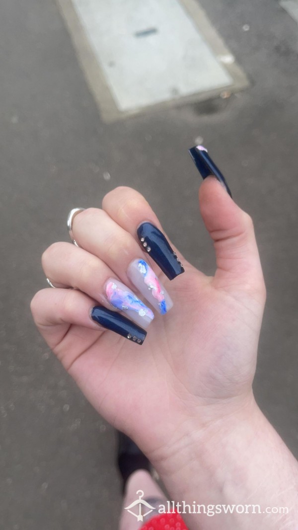PAY FOR YOUR GODDESS' NAILS