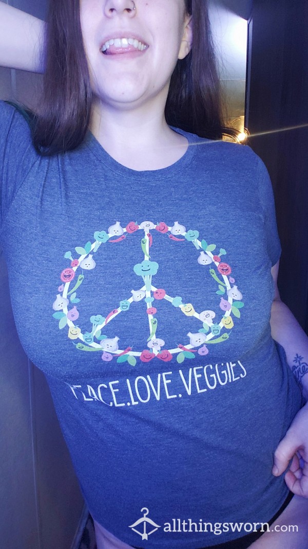 Peace.Love.Veggies. Cute Graphic T-Shirt
