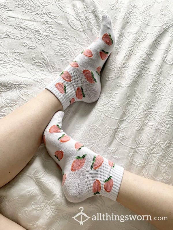 Peachy Socks 🍑