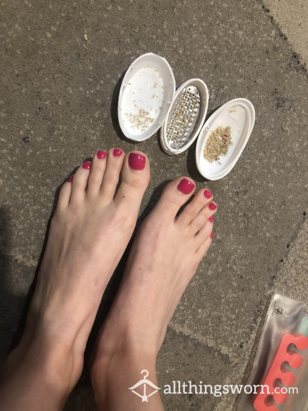 Ped Egg Foot Dust & Toenail Clippings - Sexy Feet