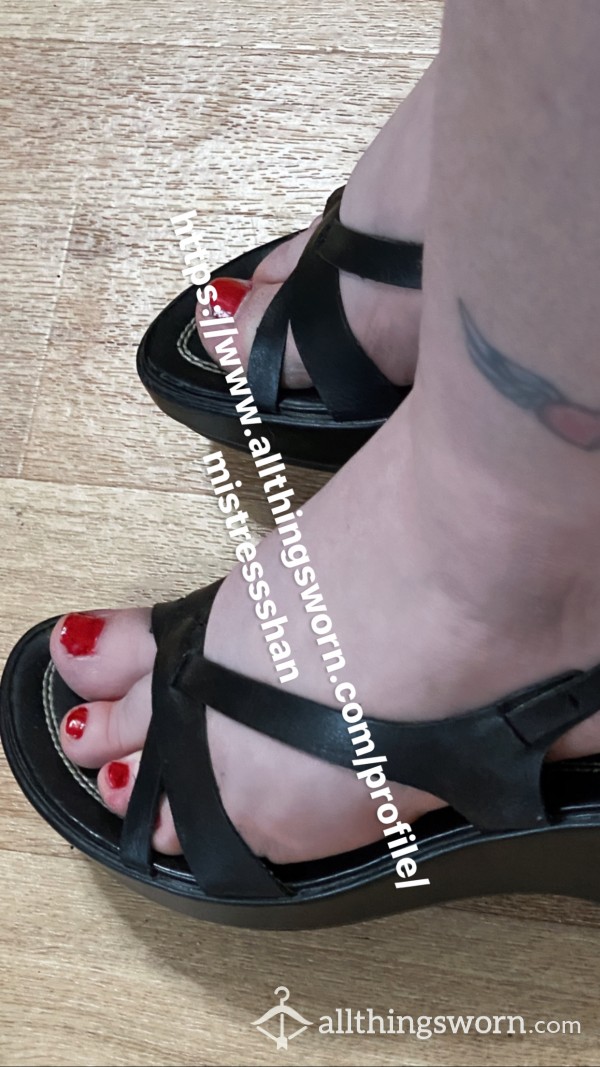 🔥📸🔥 Photo Set- Feet In Sandals 🔥📸🔥
