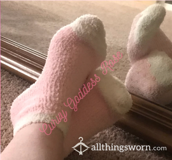 Pick Your Fluffy Socks 💋