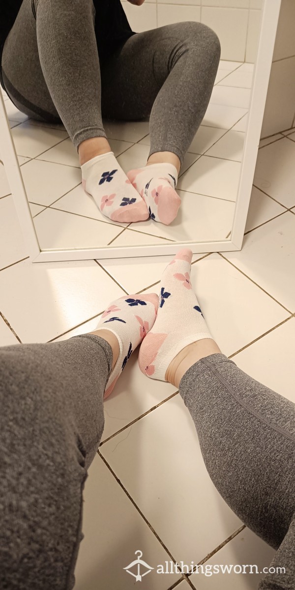 Pink And Blue Flower Socks 🌸