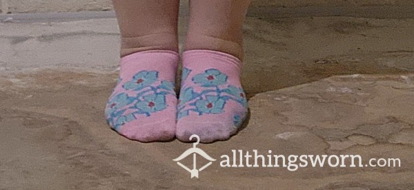 Pink Ankle Socks With Blue Flowers
