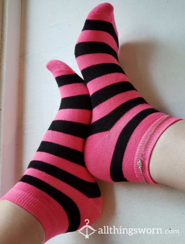 Pink & Black Stripe Socks💕🖤