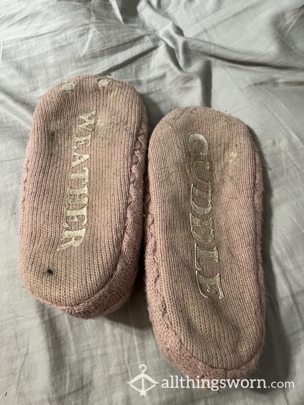 Pink Dirty House Slippers 💕| 2 Years Old| Toe Print😋| Size 9| Big Feet With Big Ass