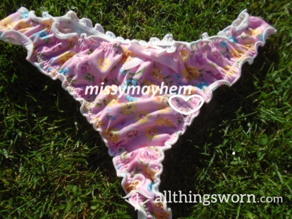 ⭐SOLD⭐MORE AVAILABLE🩷Pink Floral Thong🩷