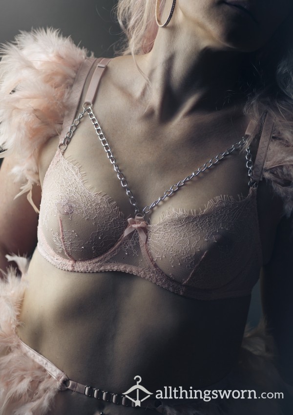 Pink Lace And Feather Lingerie Set — Bra + Thong