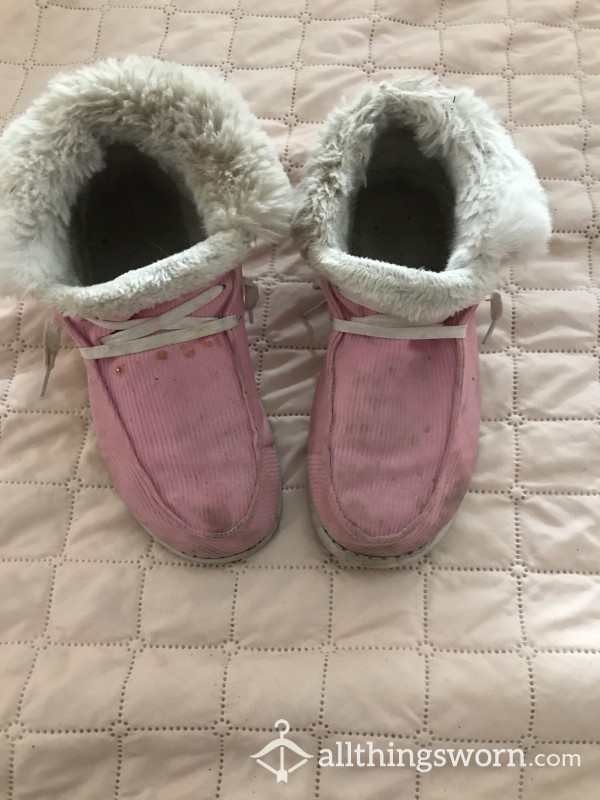 Well Worn Pink Shoe Size 11 With Fur