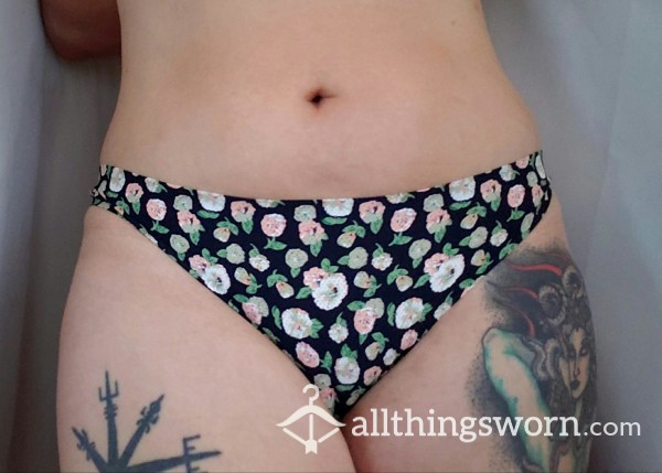 Pink & White Flowers Thong🌸