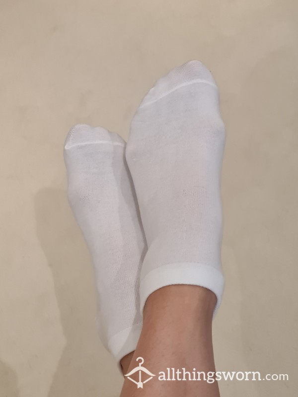 Plain White Ankle Socks.