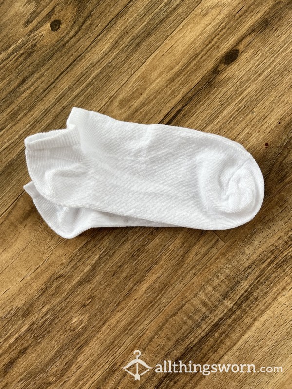 Plain White Stinky Socks To Get Smelly For You🦶🏼
