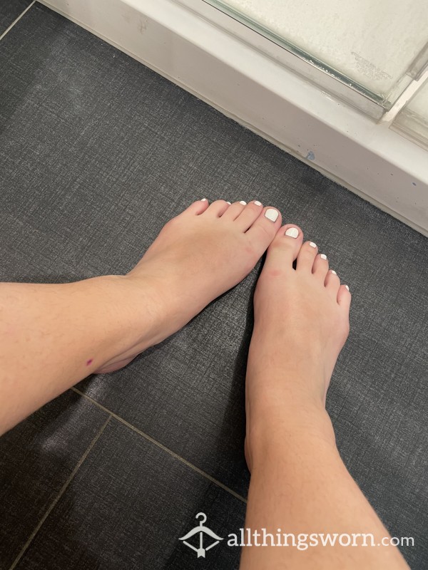 Playful White Painted Toes (and Then Some) In A Hotel Bathroom