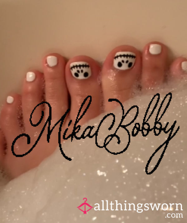Playtime! Wet Bathtub Peek-A-Boo Skeleton Toes (Soaking)