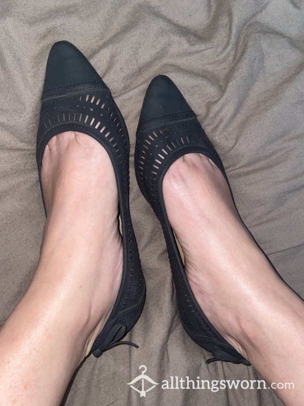 Pointed Toe Black Flats Shoes Sz 8.5 Stinky Smelly