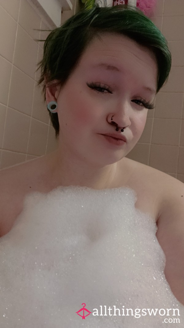 Pre Made Content: Fingering Myself In Bubble Bath