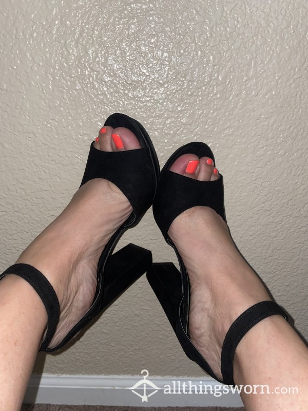 Pretty Black High Heels Toe Prints Black Sz 8.5