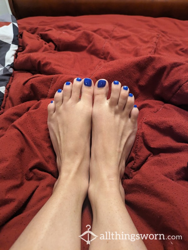Pretty Bright Blue Toes (;