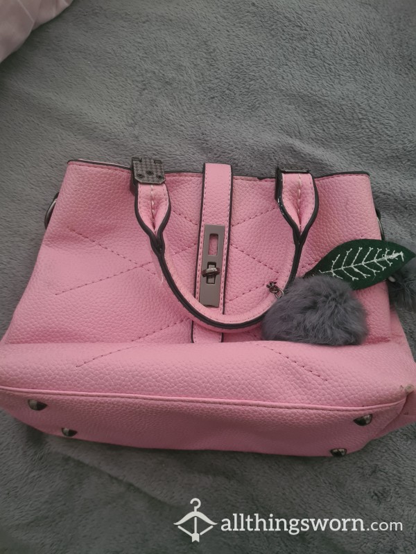 Pretty Pink Handbag With Goodies Inside 💕💋