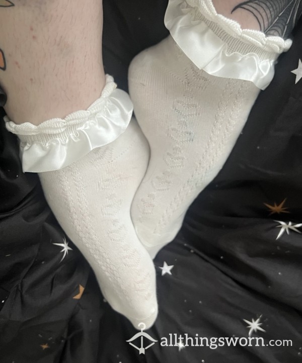Pretty White Frilly Ankle Socks