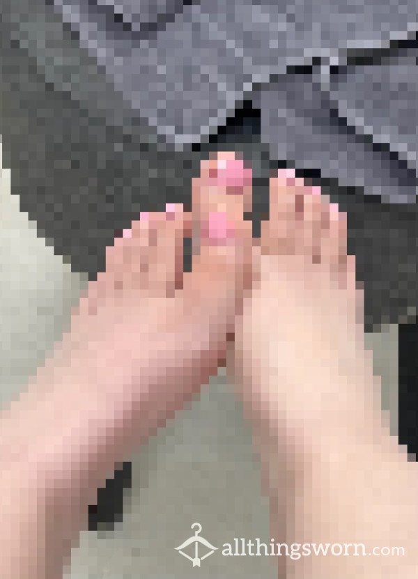 Princess's Perfect Feet 🦶🏻