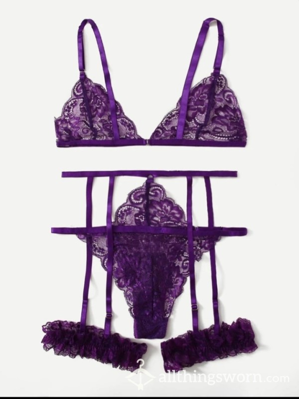 Purple Lace Set With Garter