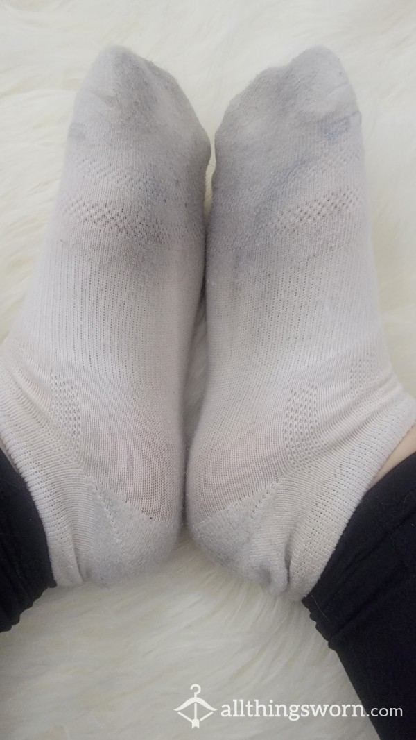 Rank! Putrid! Nasty! Sweat Soaked 10 Day Worn White Socks Size 6.5 Feet