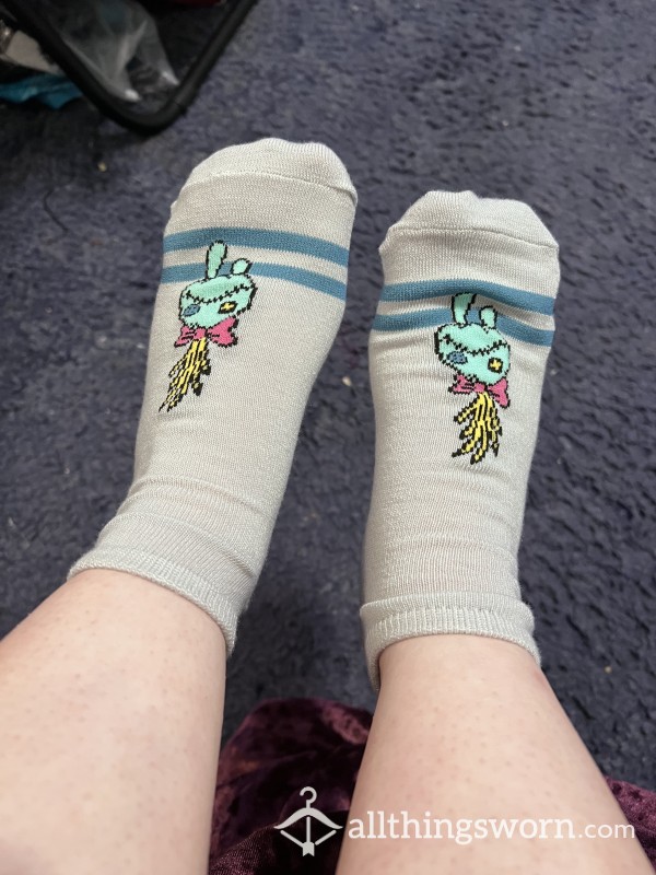 Ready-To-Be-Worn: Grey Stitch Voodoo Doll Disney Ankle Socks