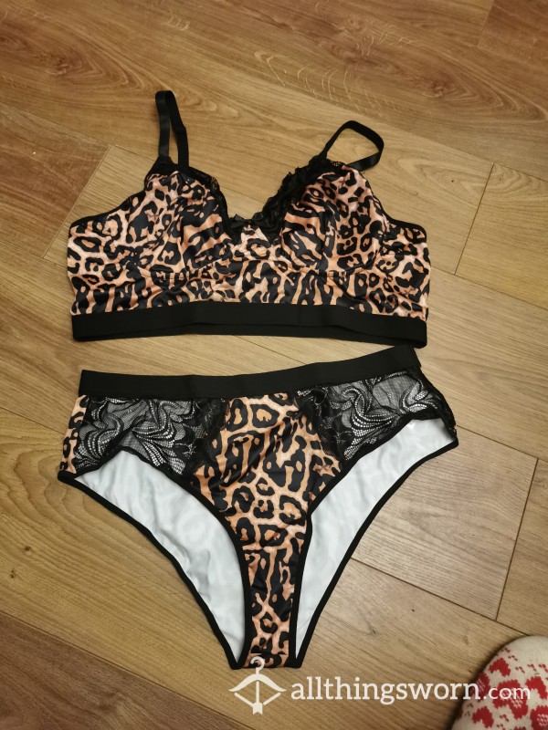 Sexy Worn 2 Full Day's Squirtted On Or Cream Pie. Bra & Knickers Set. Really Hot Animal Print. Size 18/20 Any Special Requests Ect Welcome £40💯🔥🔥🔥