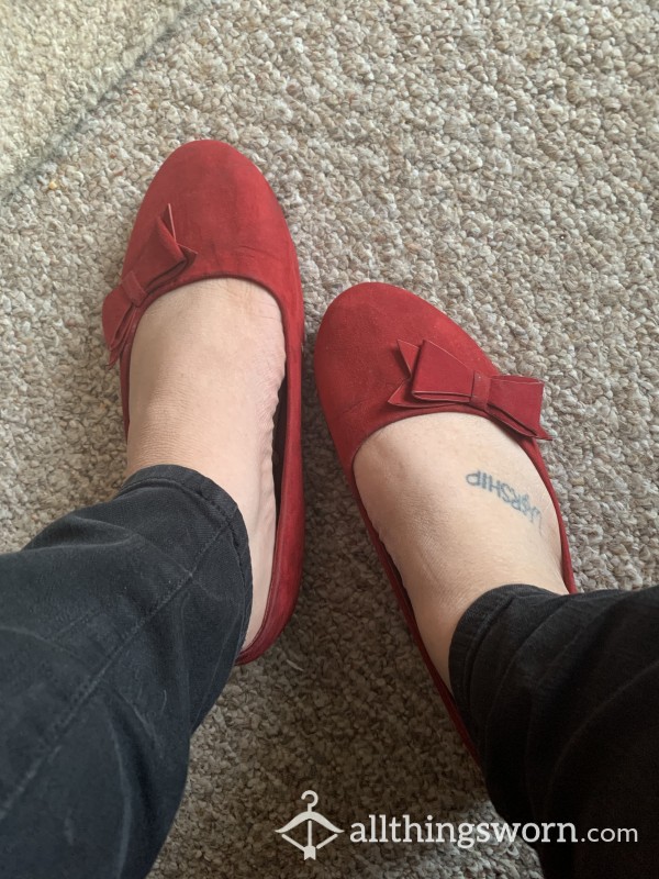 *REDUCED PRICE* Red Bow, Suede, Worn, Very Smelly Flat Shoes.