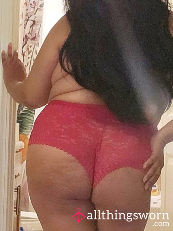 Red 💋 Cheeky Panties With Spray